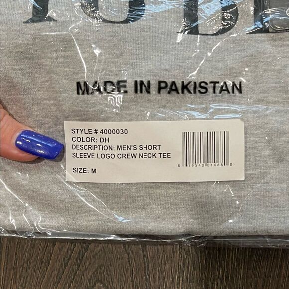 NWT 65 MCMLXV Men's Refined Attention To Detail Graphic T-Shirt Size M - Picture 2 of 8